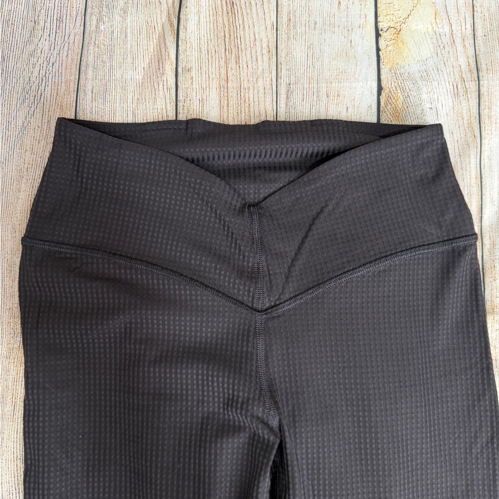 LULULEMON 3 piece Bundle! Women's Medium - 2 leggings/1 tank - Picture 8 of 16